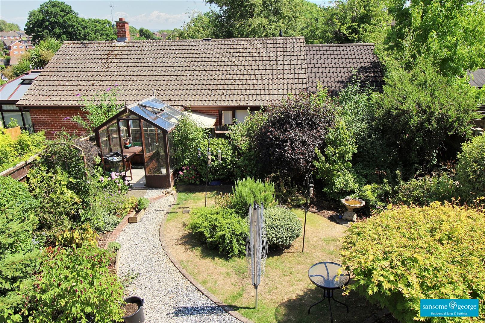 3 bed property in Sheraton Drive, Reading